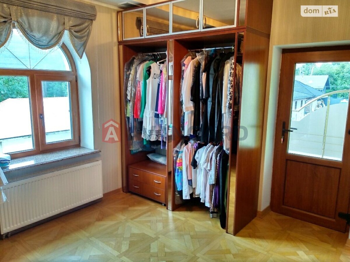 �������, 586 ��.�. ���� 18