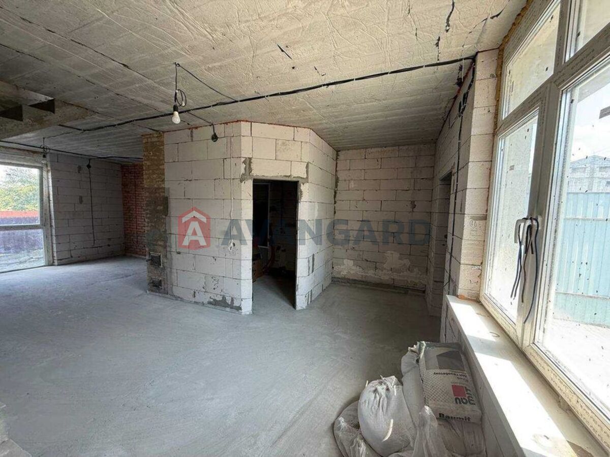 ��������, 84 ��.�. ���� 8