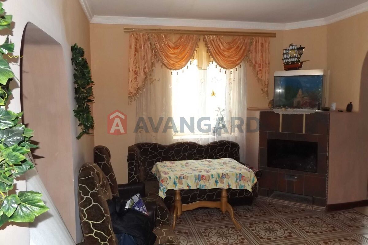 �������, 298 ��.�. ���� 8