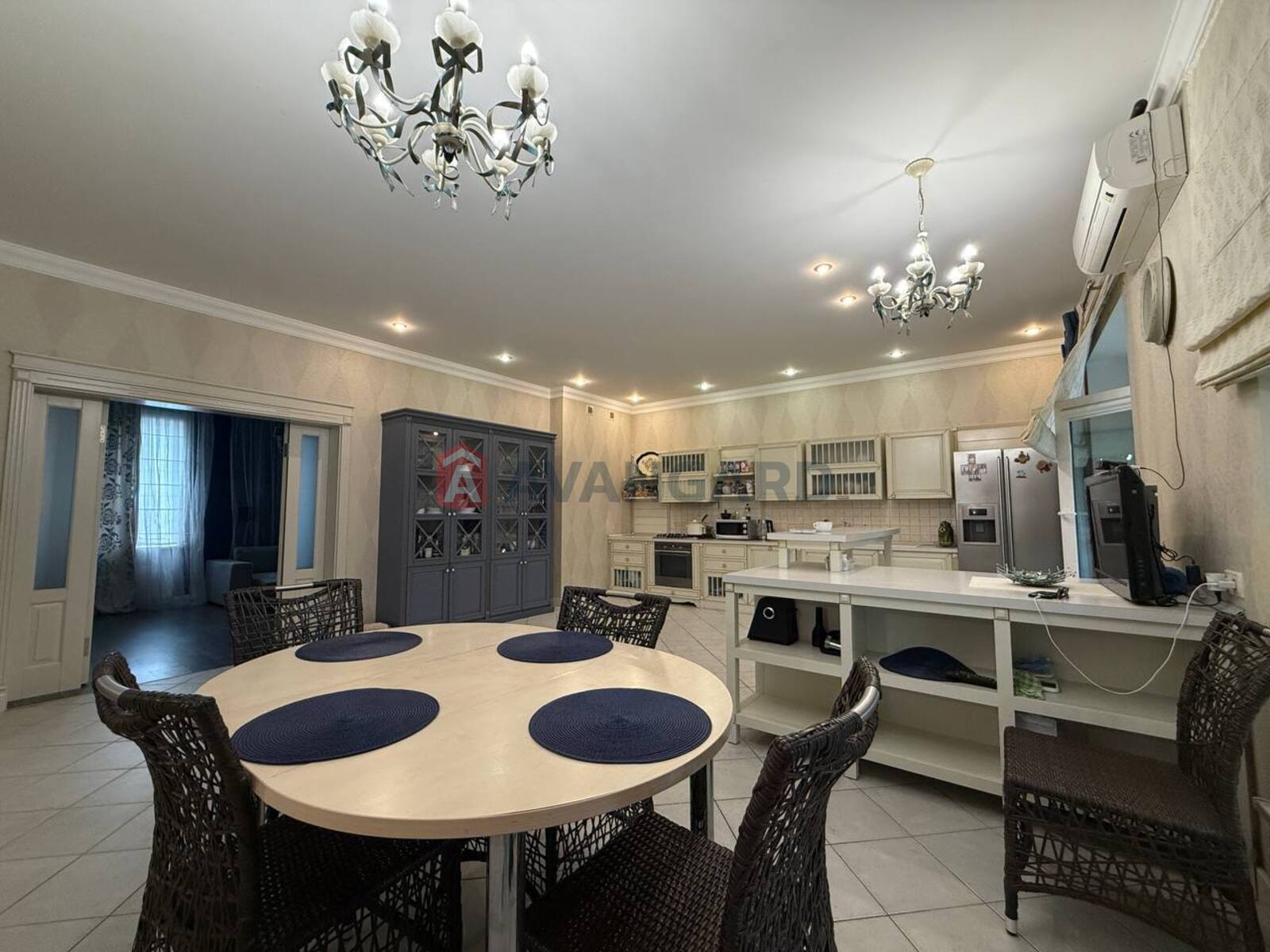 �������, 450 ��.�. ���� 9