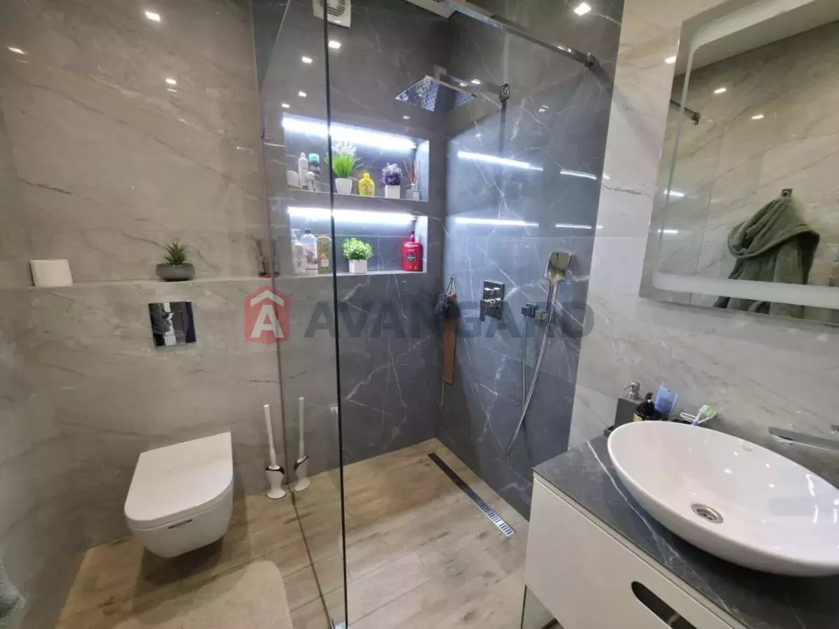 �������, 105 ��.�. ���� 7