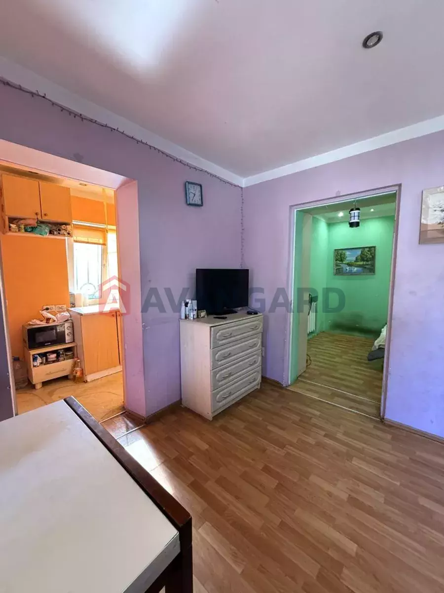 ������� �������, 37 ��.�. ���� 21