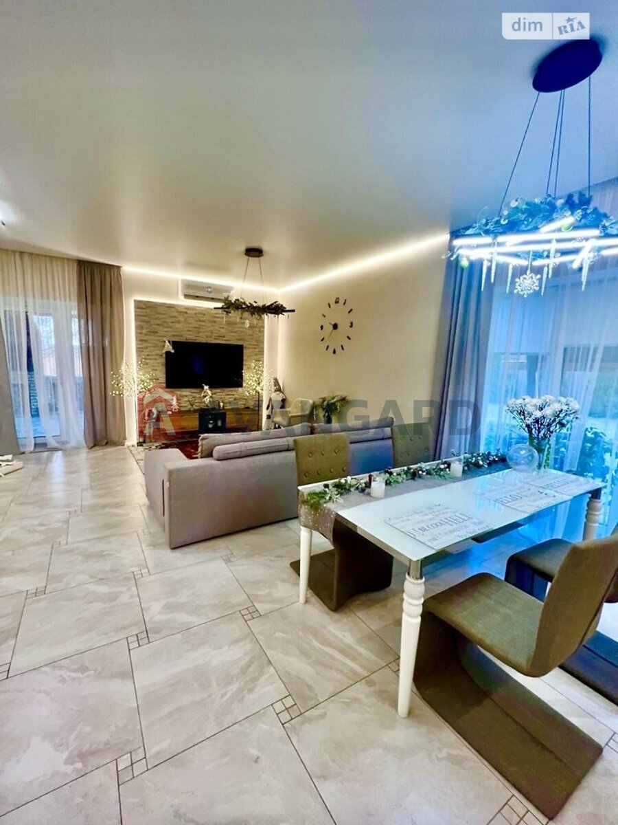 �������, 240 ��.�. ���� 15