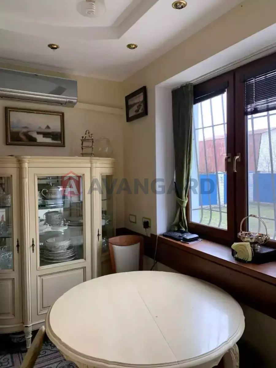 �������, 160 ��.�. ���� 11