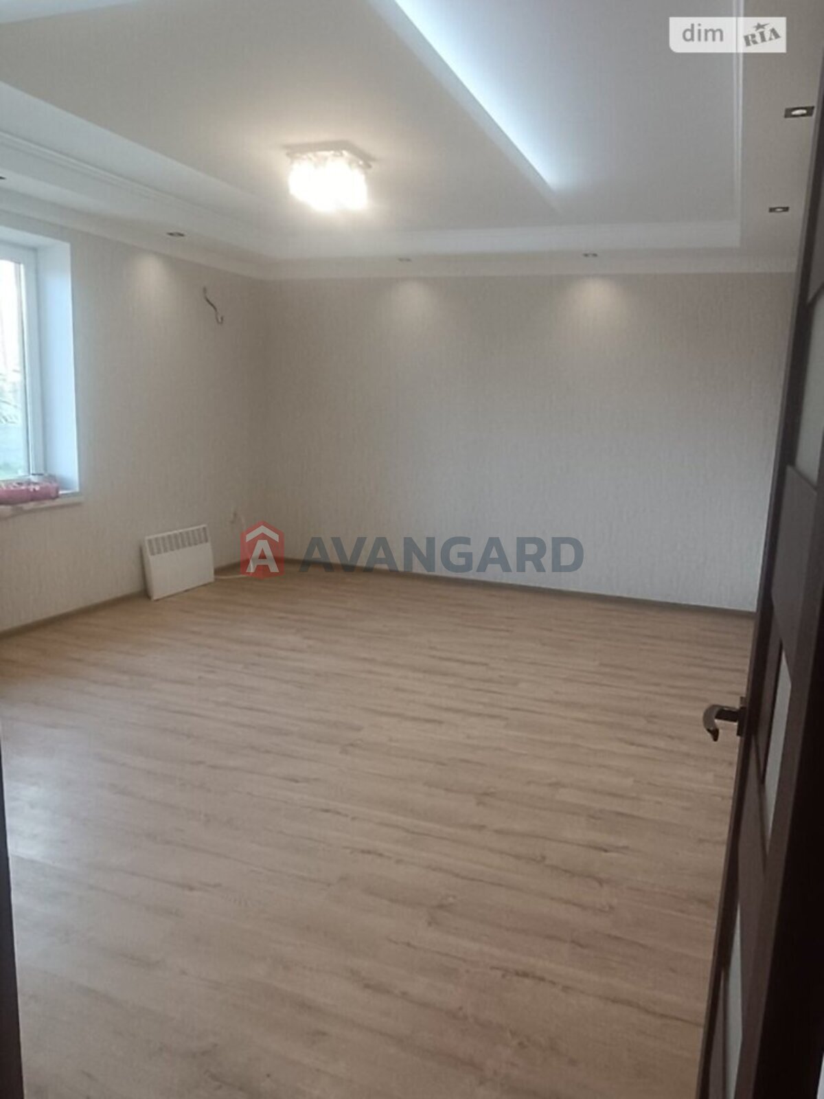 ���, 100 ��.�. ���� 12