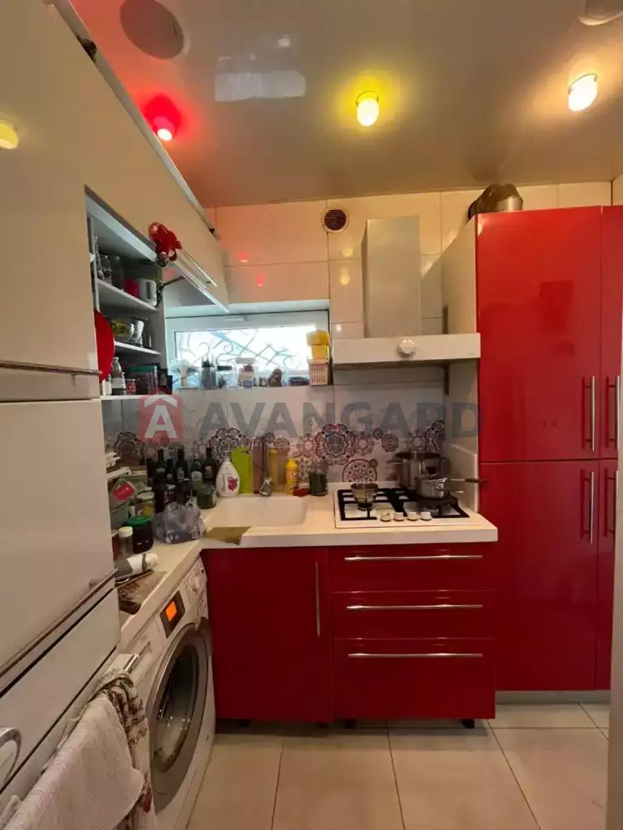 ������� �������, 65 ��.�. ���� 1