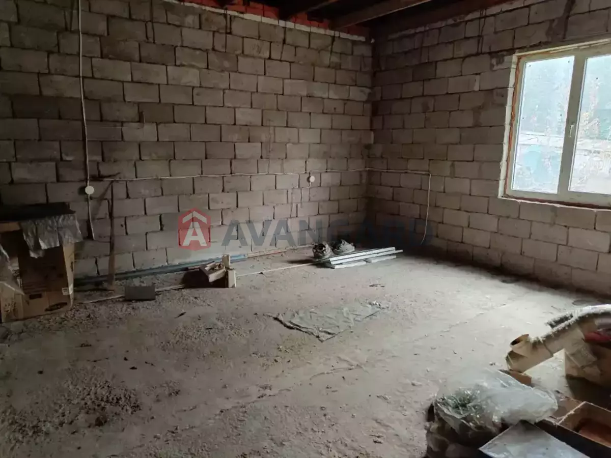 �������, 230 ��.�. ���� 9