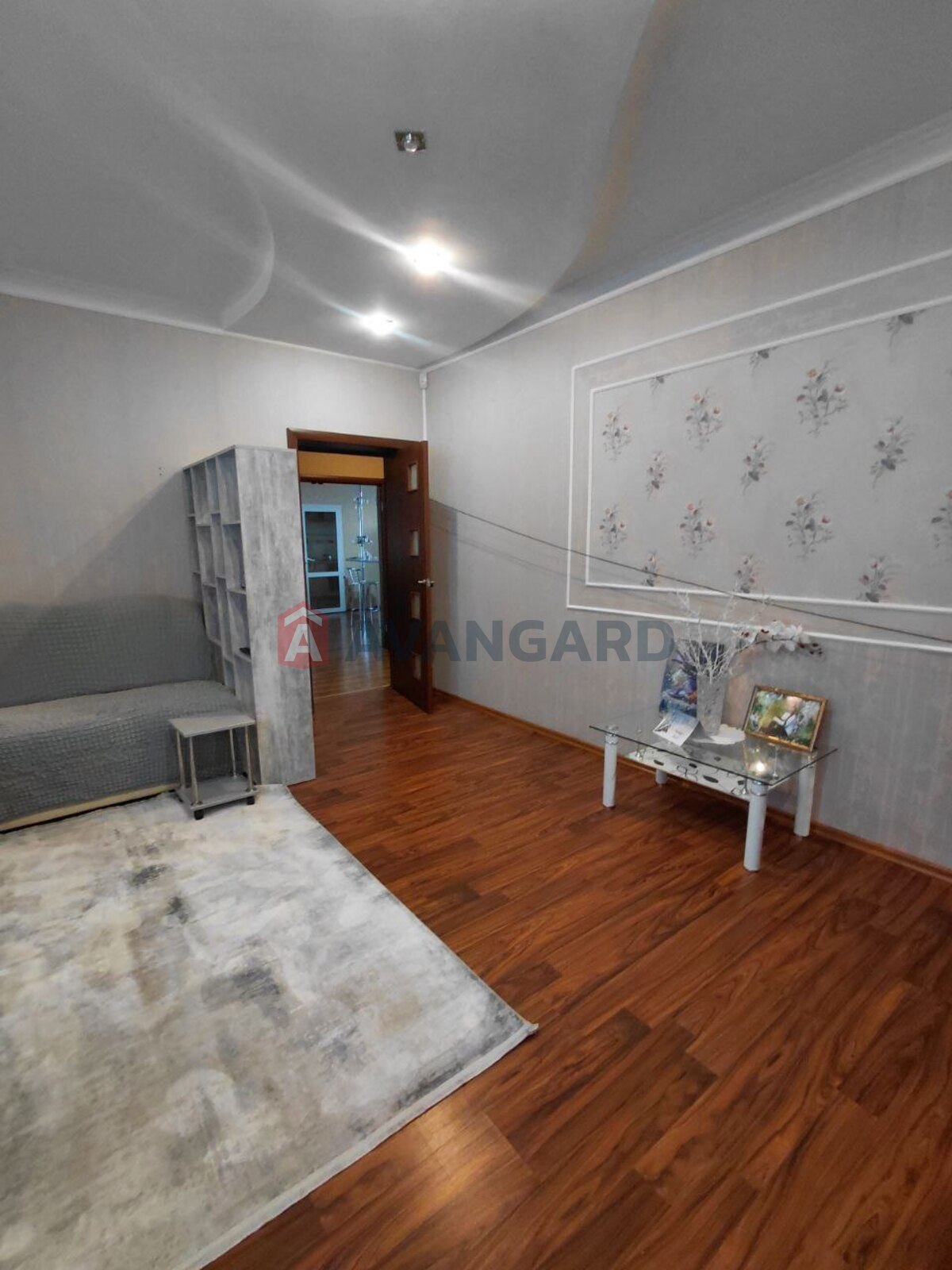 �������, 225 ��.�. ���� 8