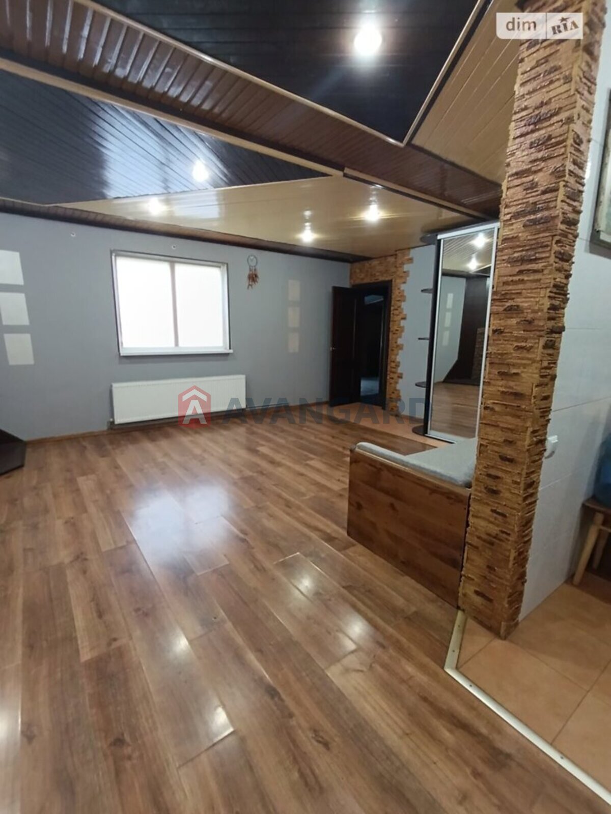 �������, 100 ��.�. ���� 23