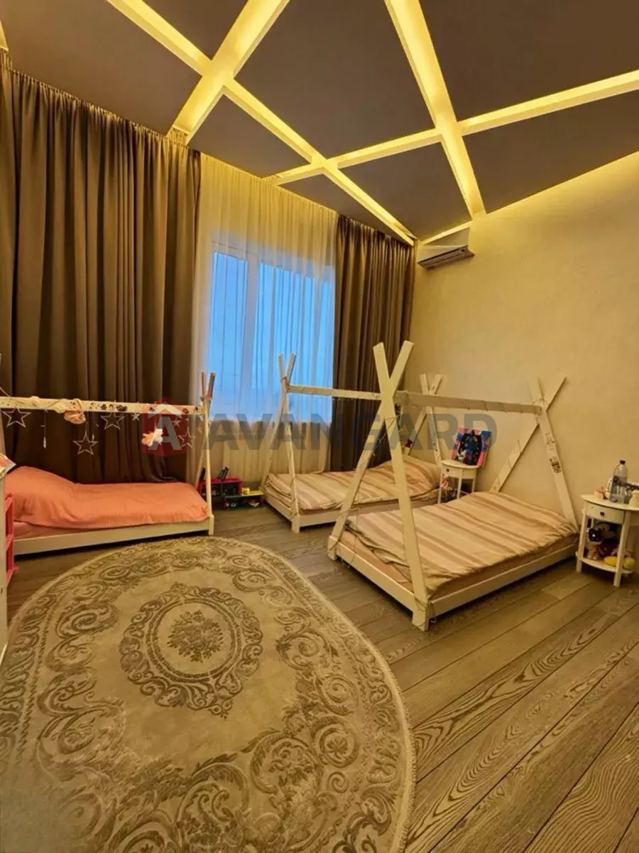 �������, 500 ��.�. ���� 13