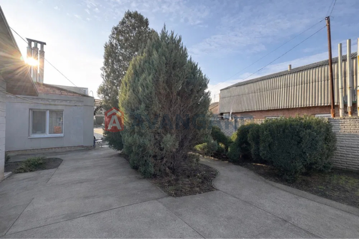 �������, 100 ��.�. ���� 10