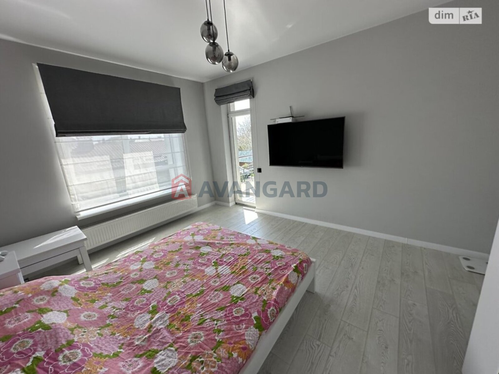 �������, 100 ��.�. ���� 17