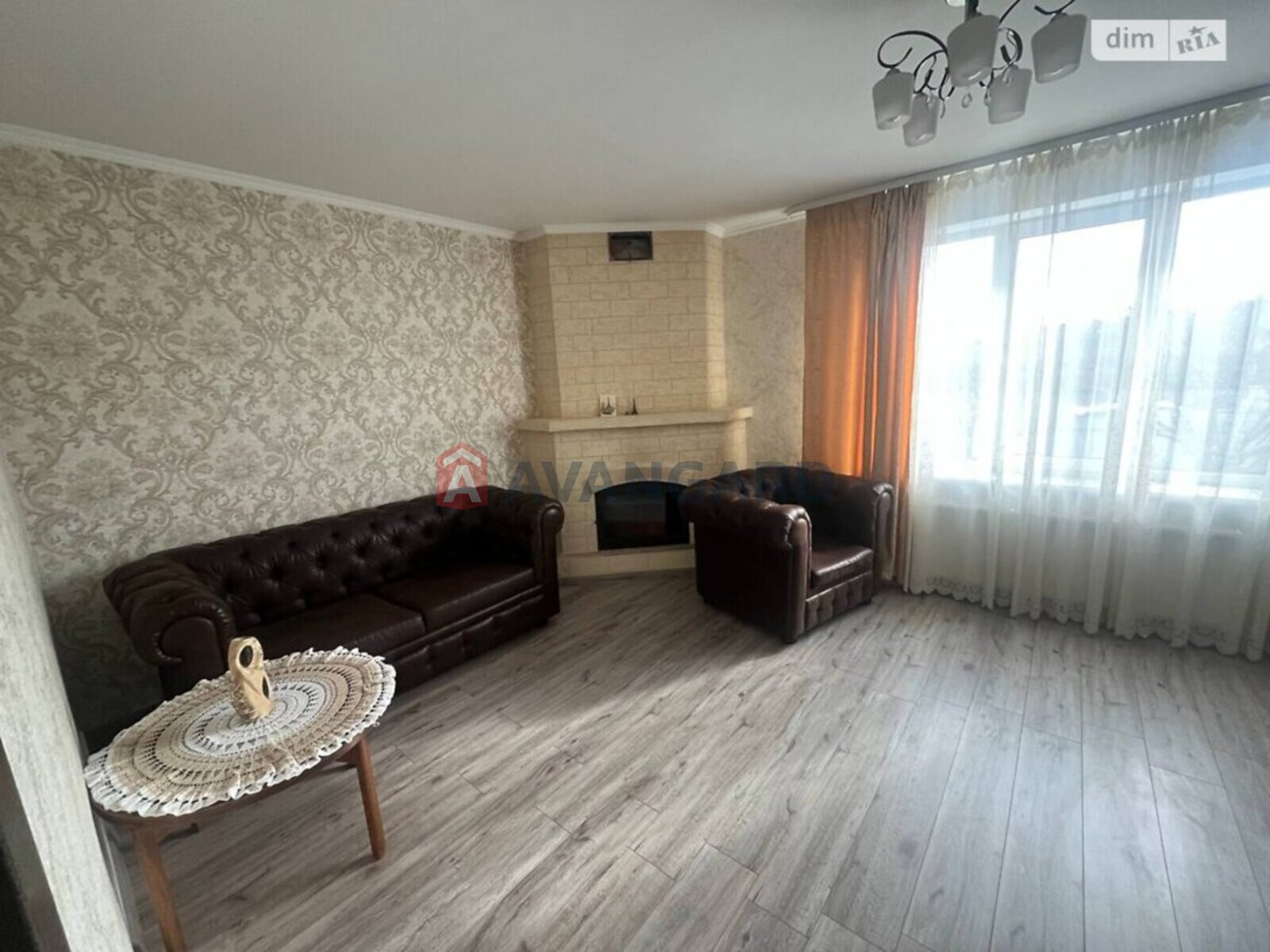 �������, 143 ��.�. ���� 4