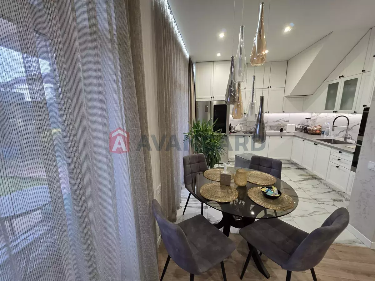 �������, 105 ��.�. ���� 9