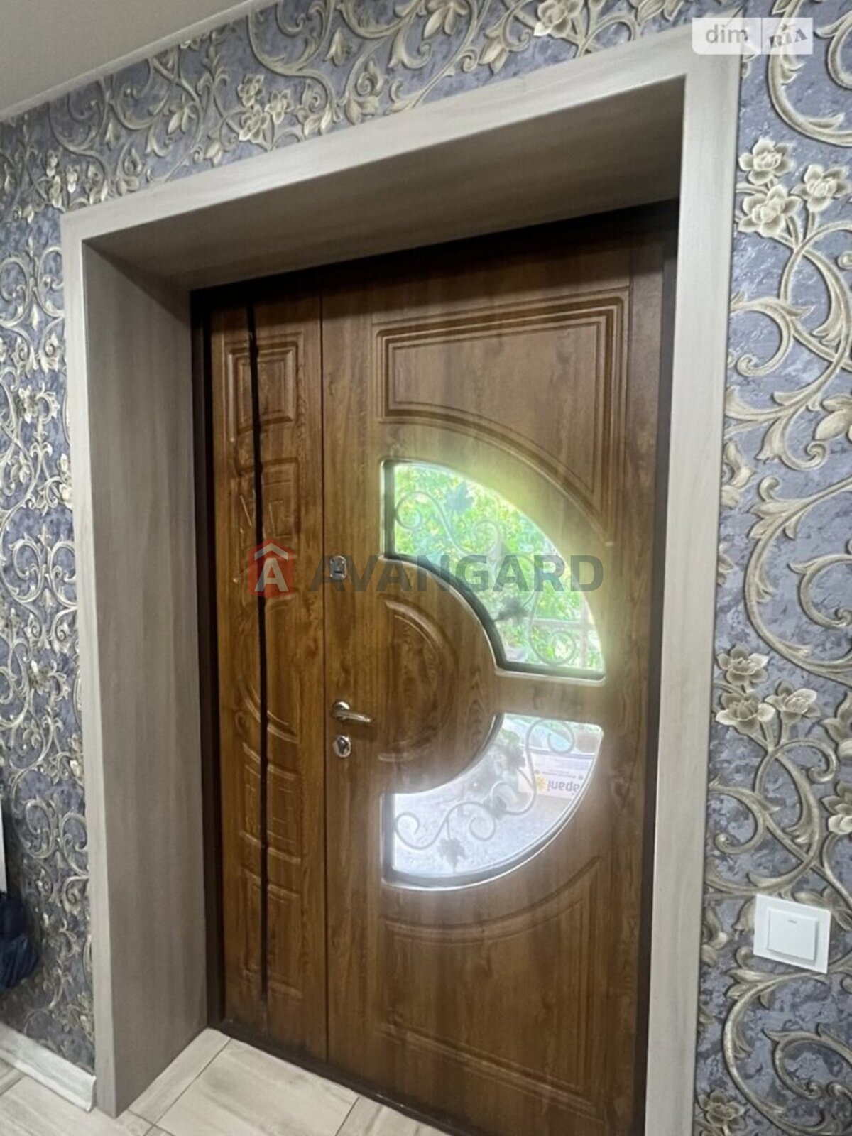 �������, 120 ��.�. ���� 16