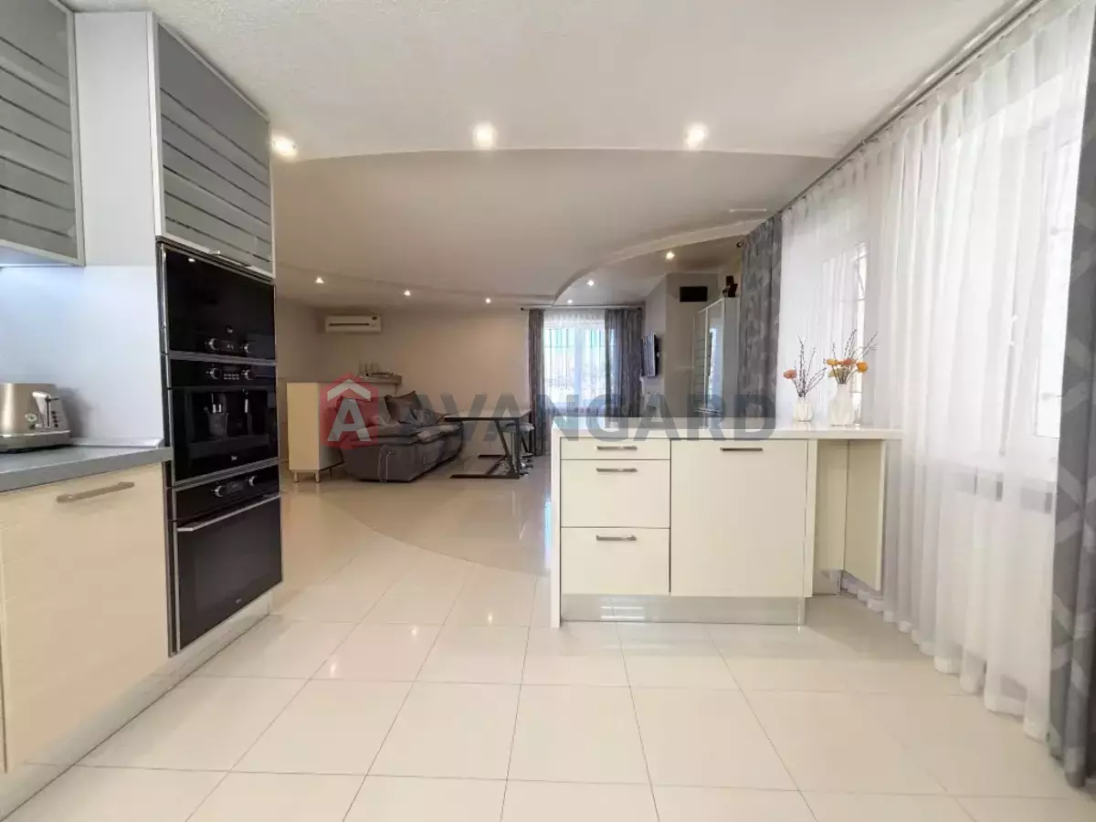 �������, 296 ��.�. ���� 16