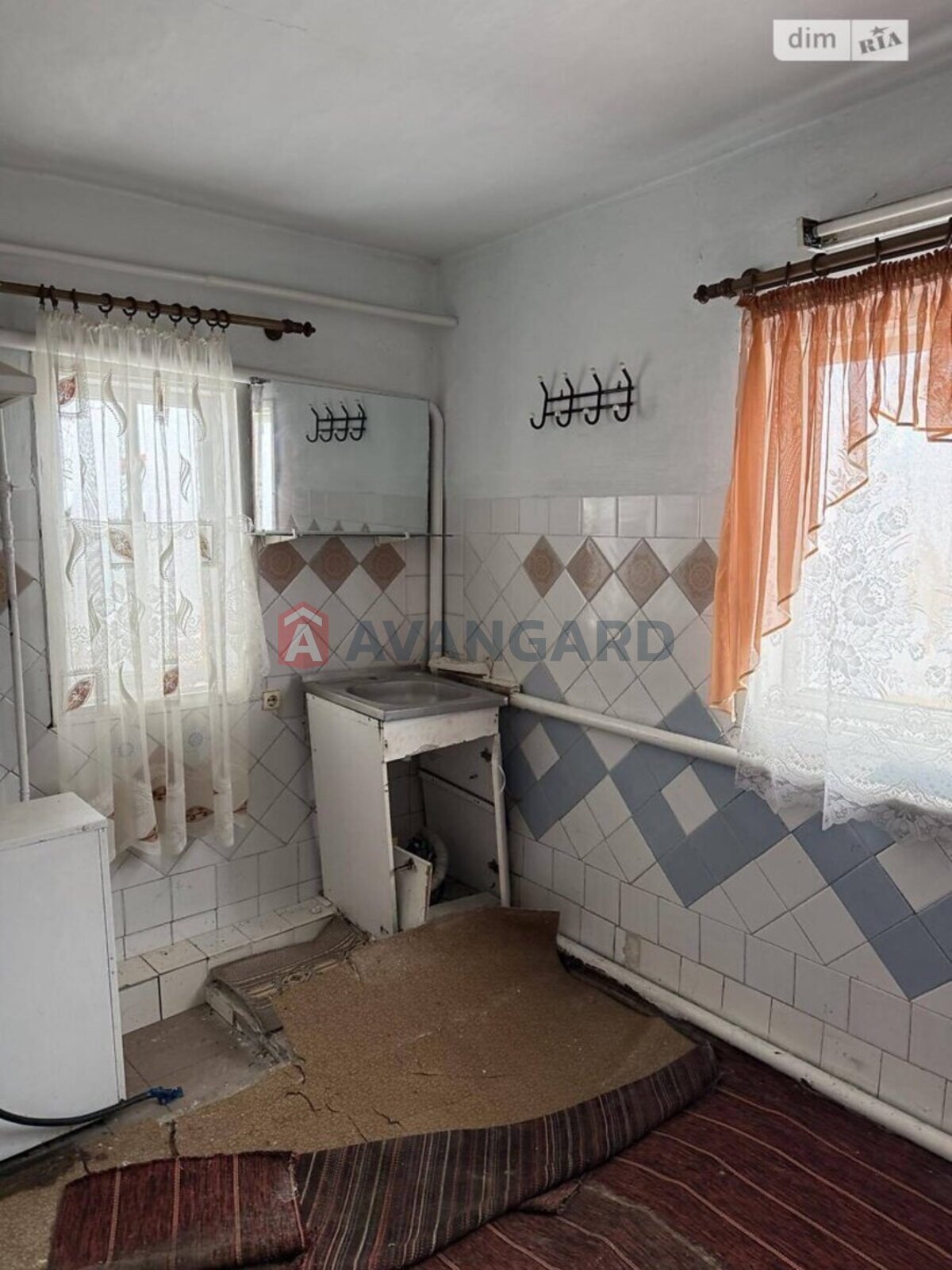 �������, 82 ��.�. ���� 16