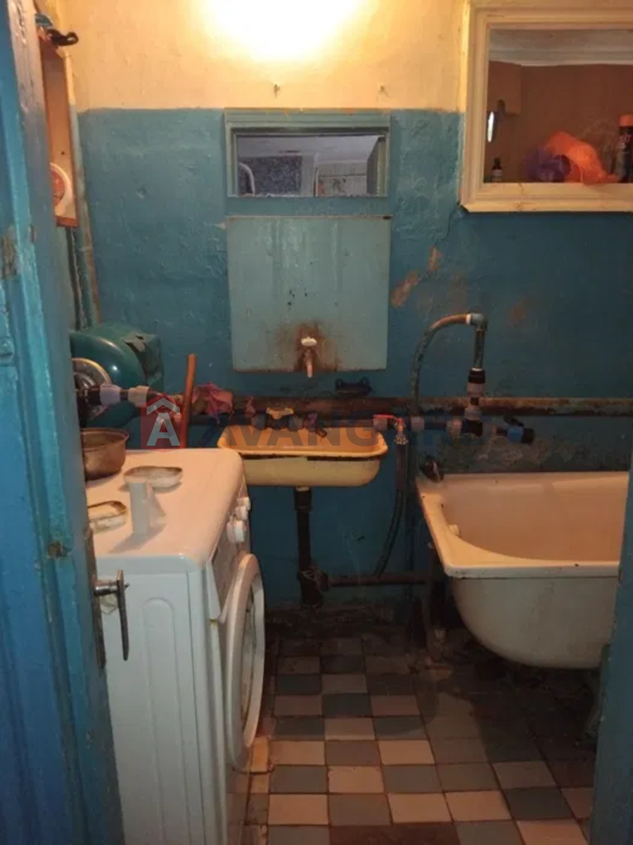 �������, 75 ��.�. ���� 9