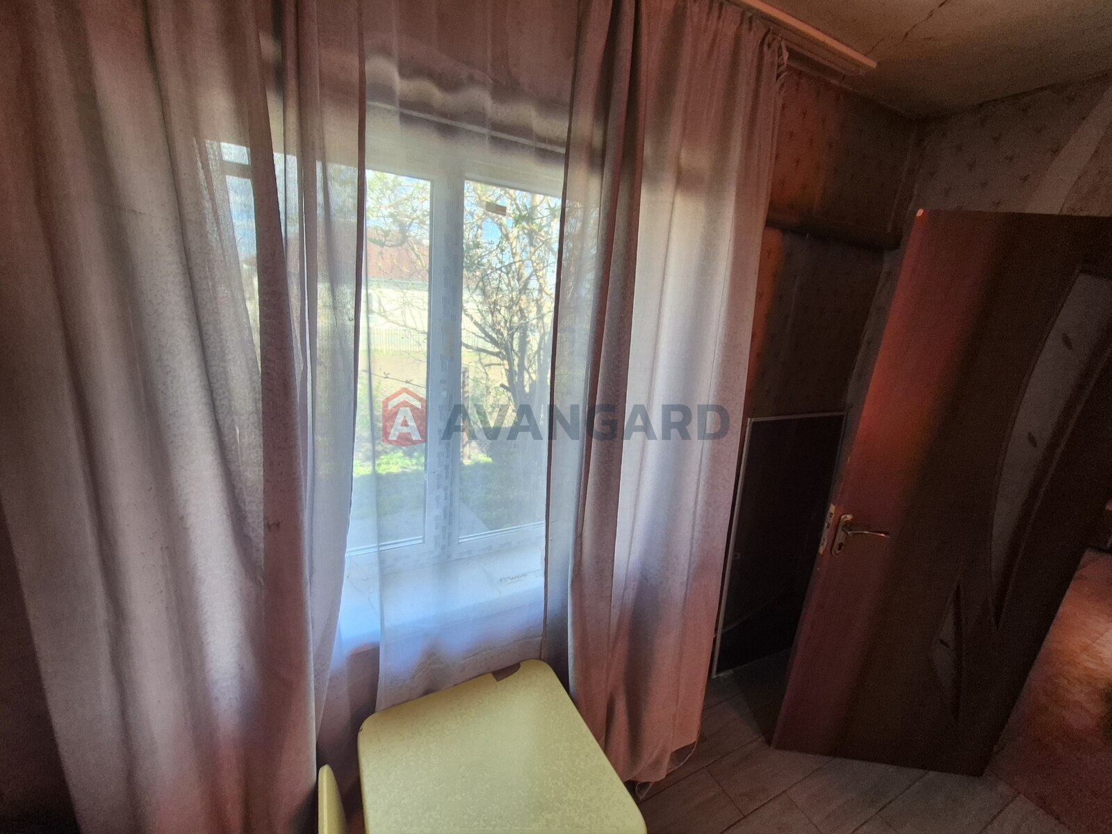 ���, 80 ��.�. ���� 12