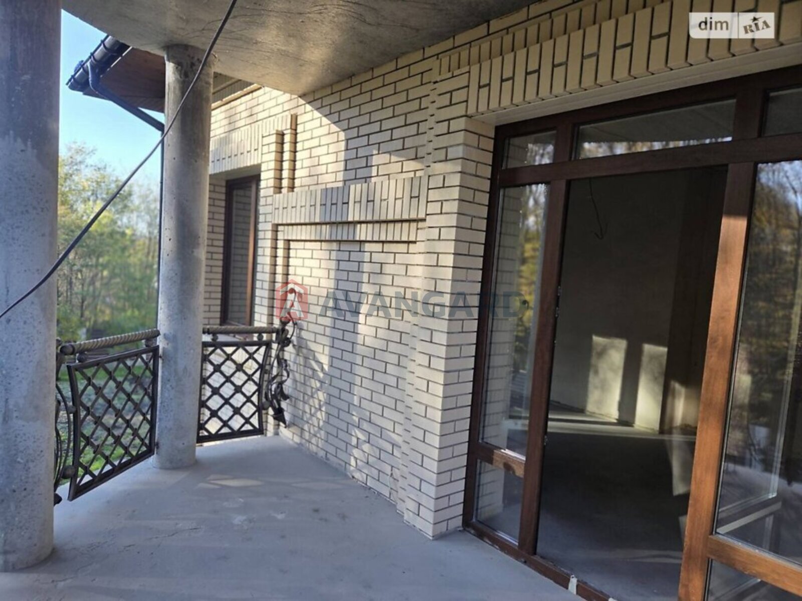 �������, 375 ��.�. ���� 20