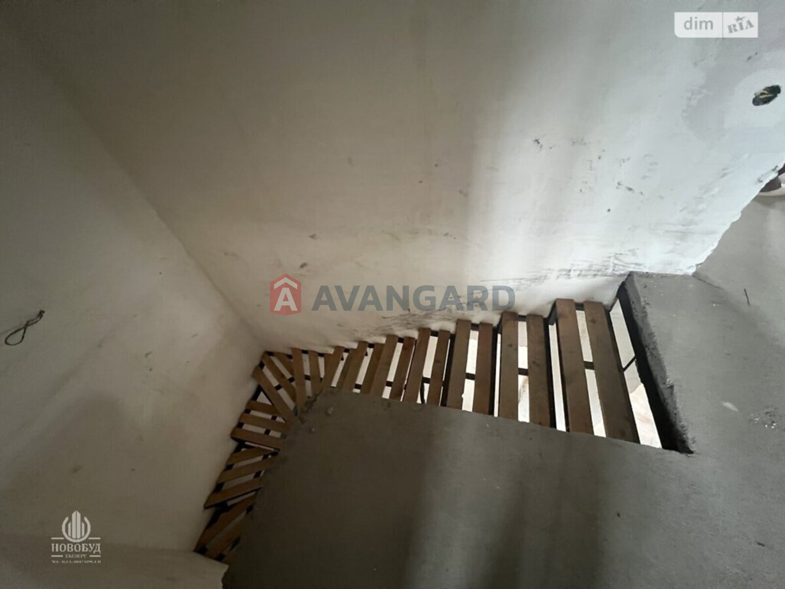 ���, 105 ��.�. ���� 19