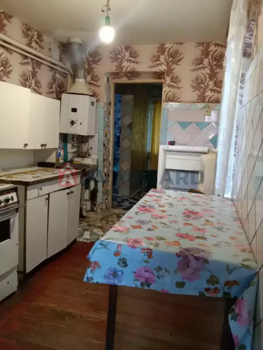 �������, 70 ��.�. ���� 12