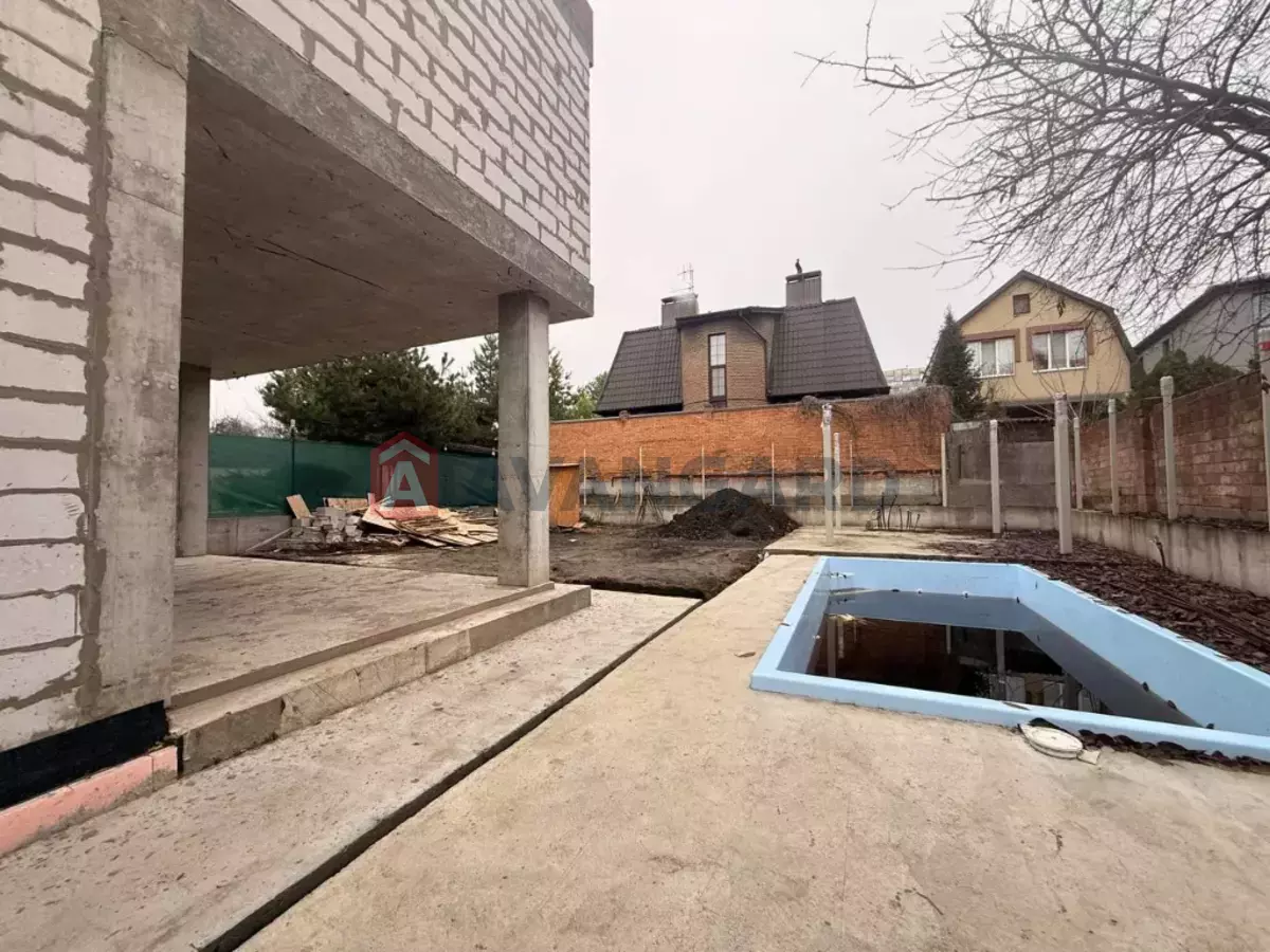 �������, 200 ��.�. ���� 9