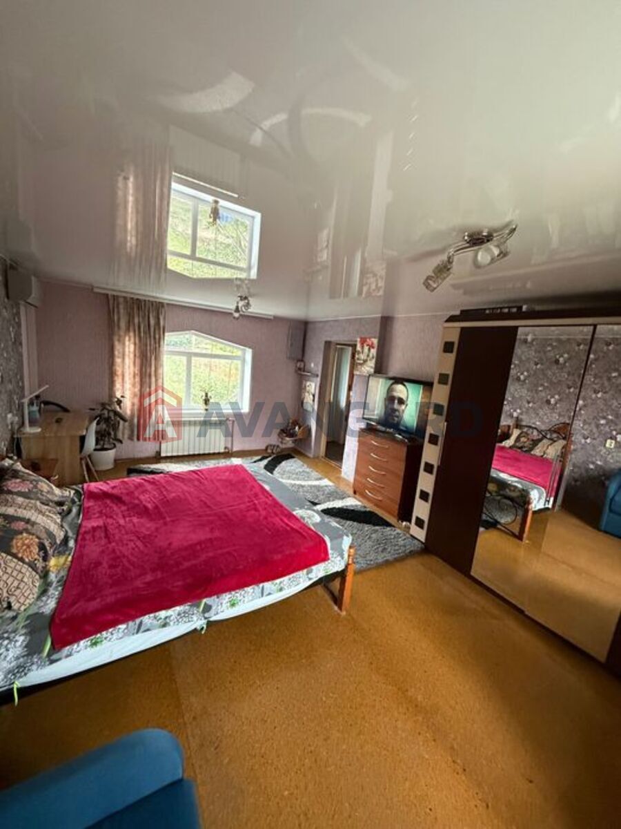 �������, 80 ��.�. ���� 13