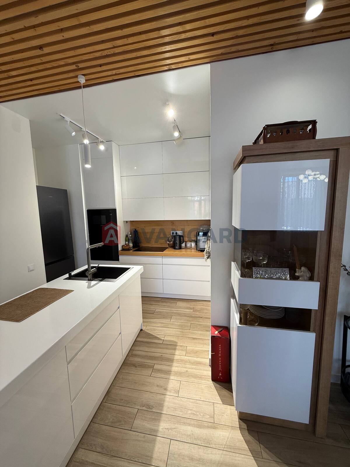 ��������, 170 ��.�. ���� 12