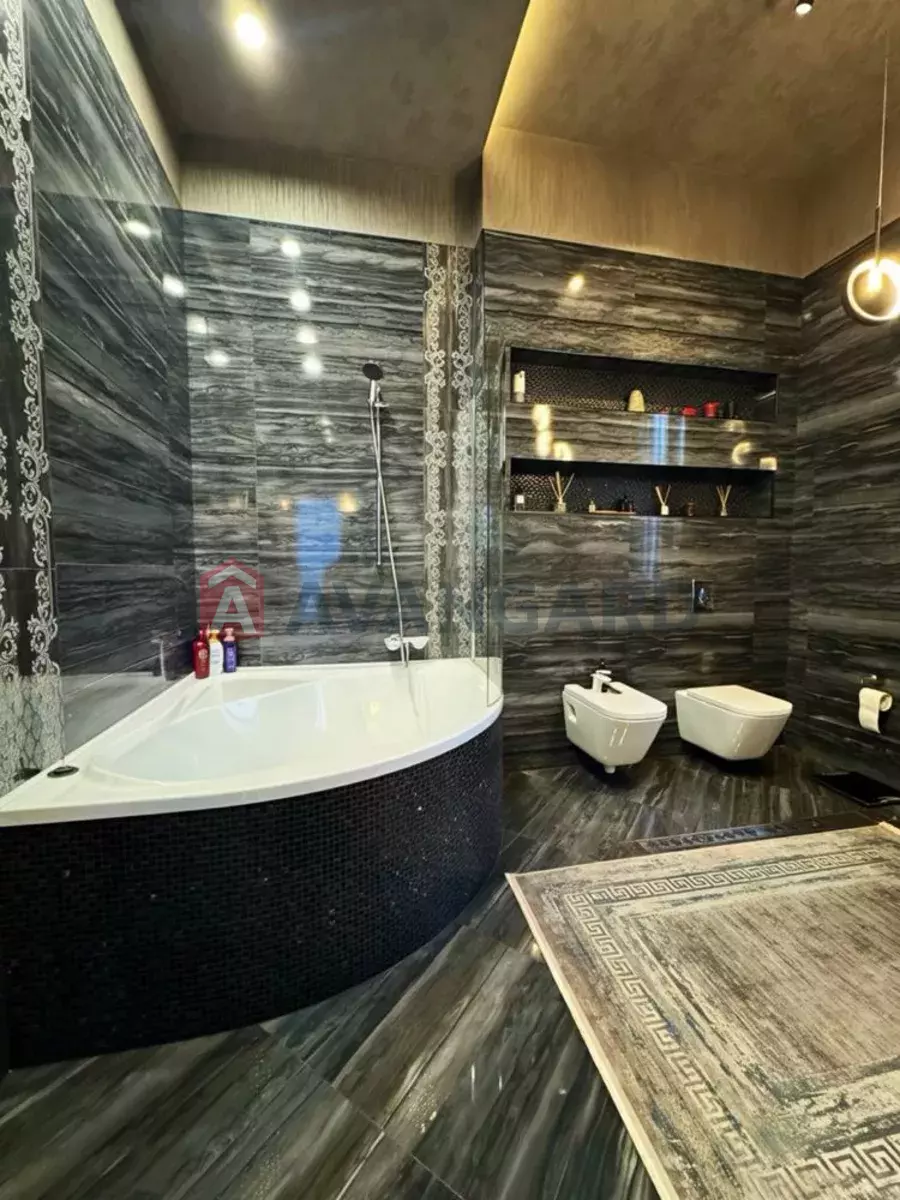 �������, 500 ��.�. ���� 4