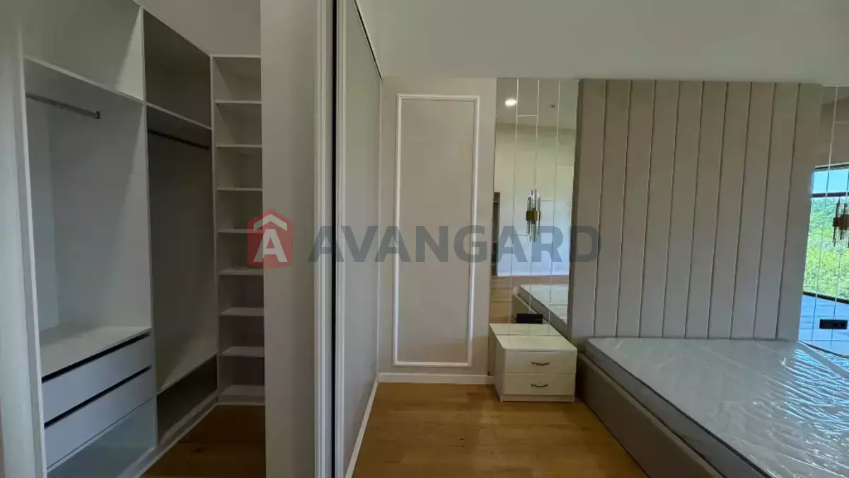 �������, 270 ��.�. ���� 8