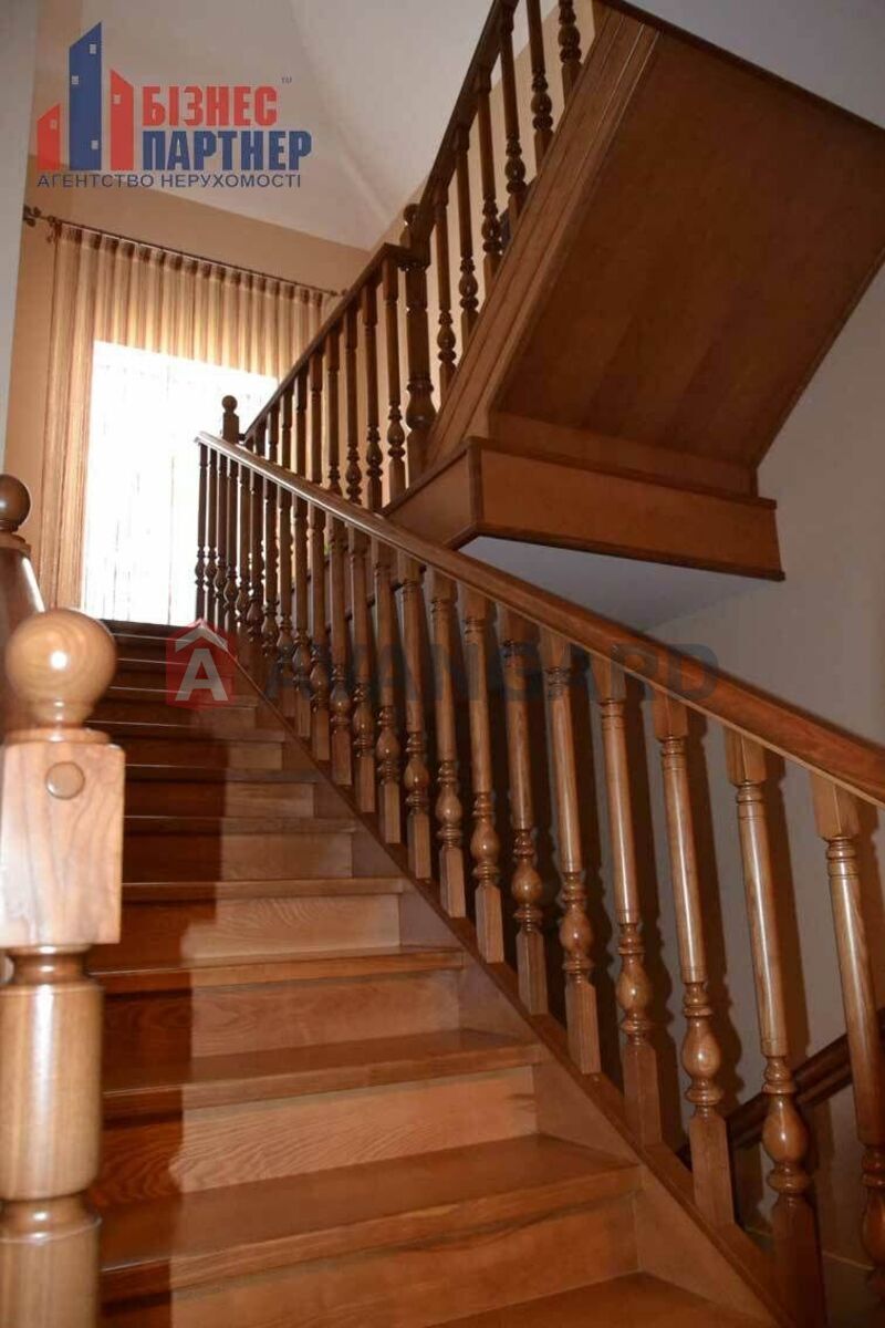 �������, 290 ��.�. ���� 12