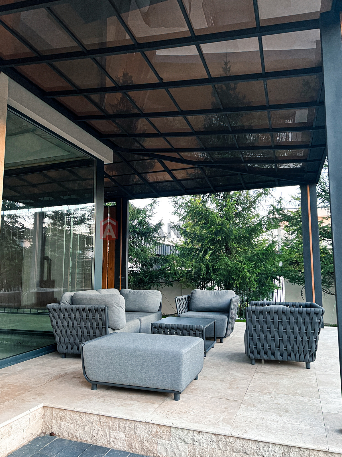 �������, 250 ��.�. ���� 9