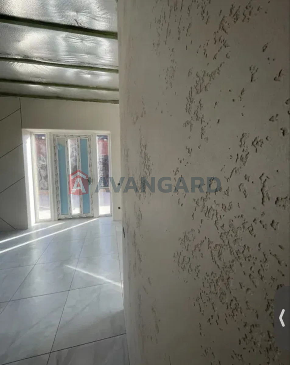 ���, 100 ��.�. ���� 9