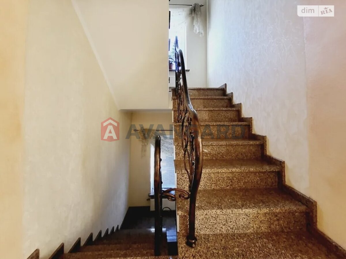 �������, 240 ��.�. ���� 16