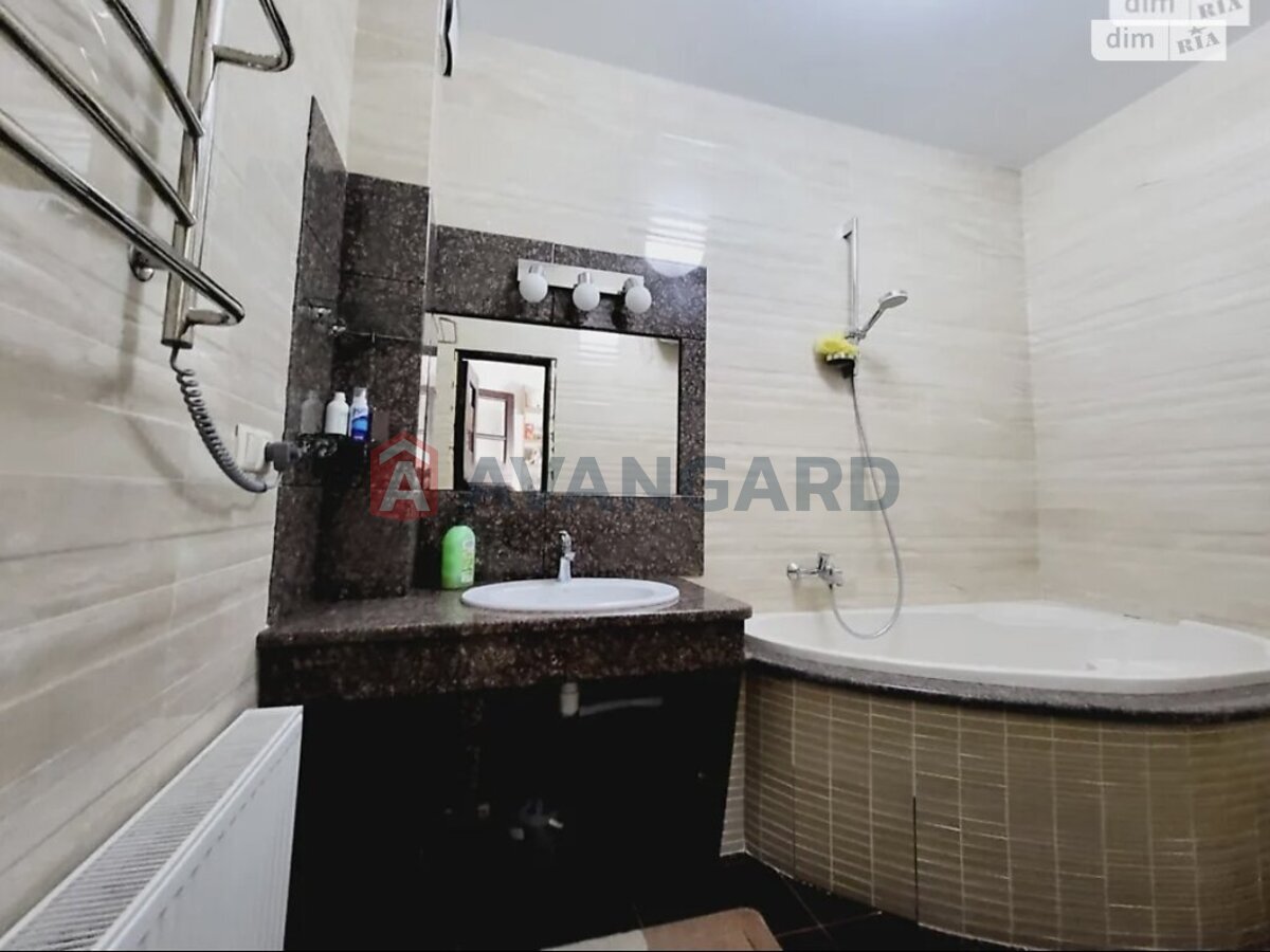 �������, 240 ��.�. ���� 19