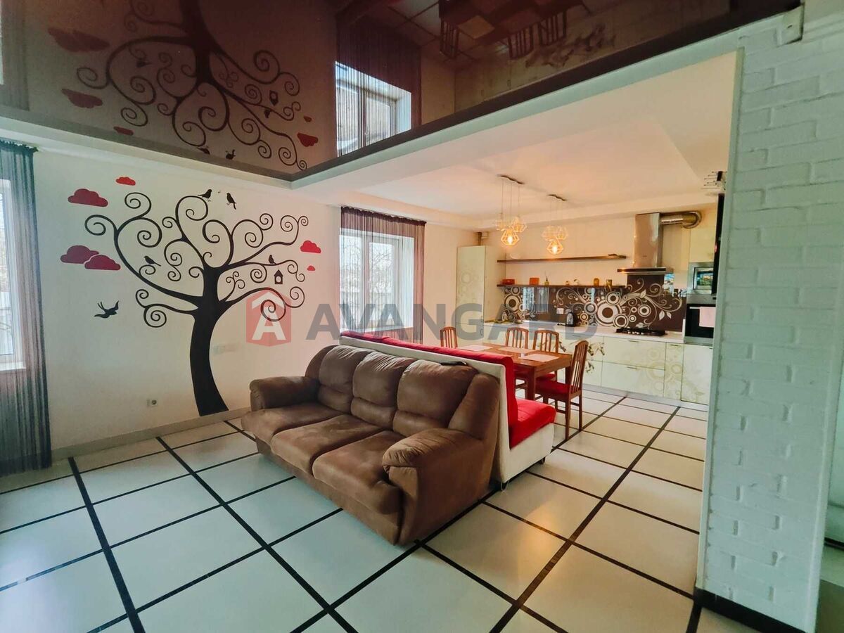 �������, 290 ��.�. ���� 5