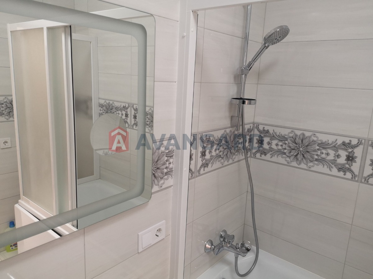 ������� �������, 100 ��.�. ���� 9