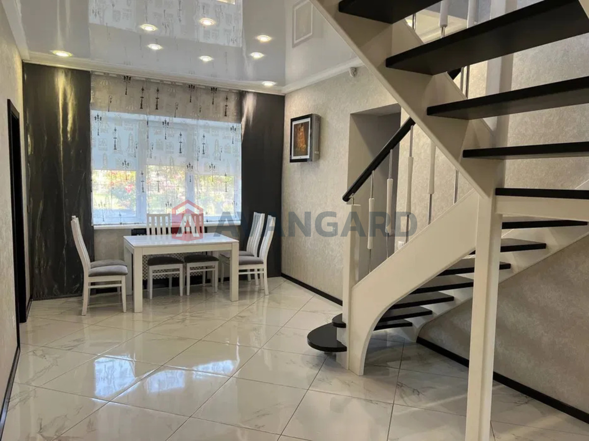 ���, 225 ��.�. ���� 12