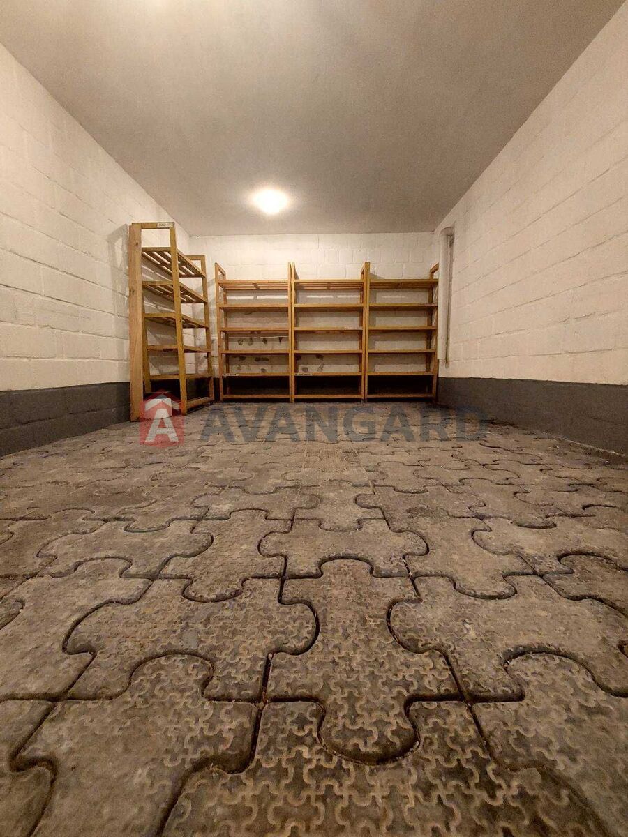 �������, 290 ��.�. ���� 18