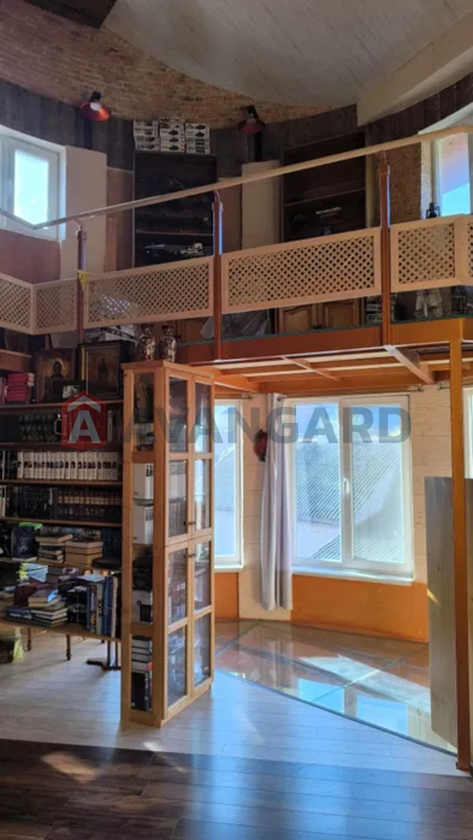 �������, 300 ��.�. ���� 16