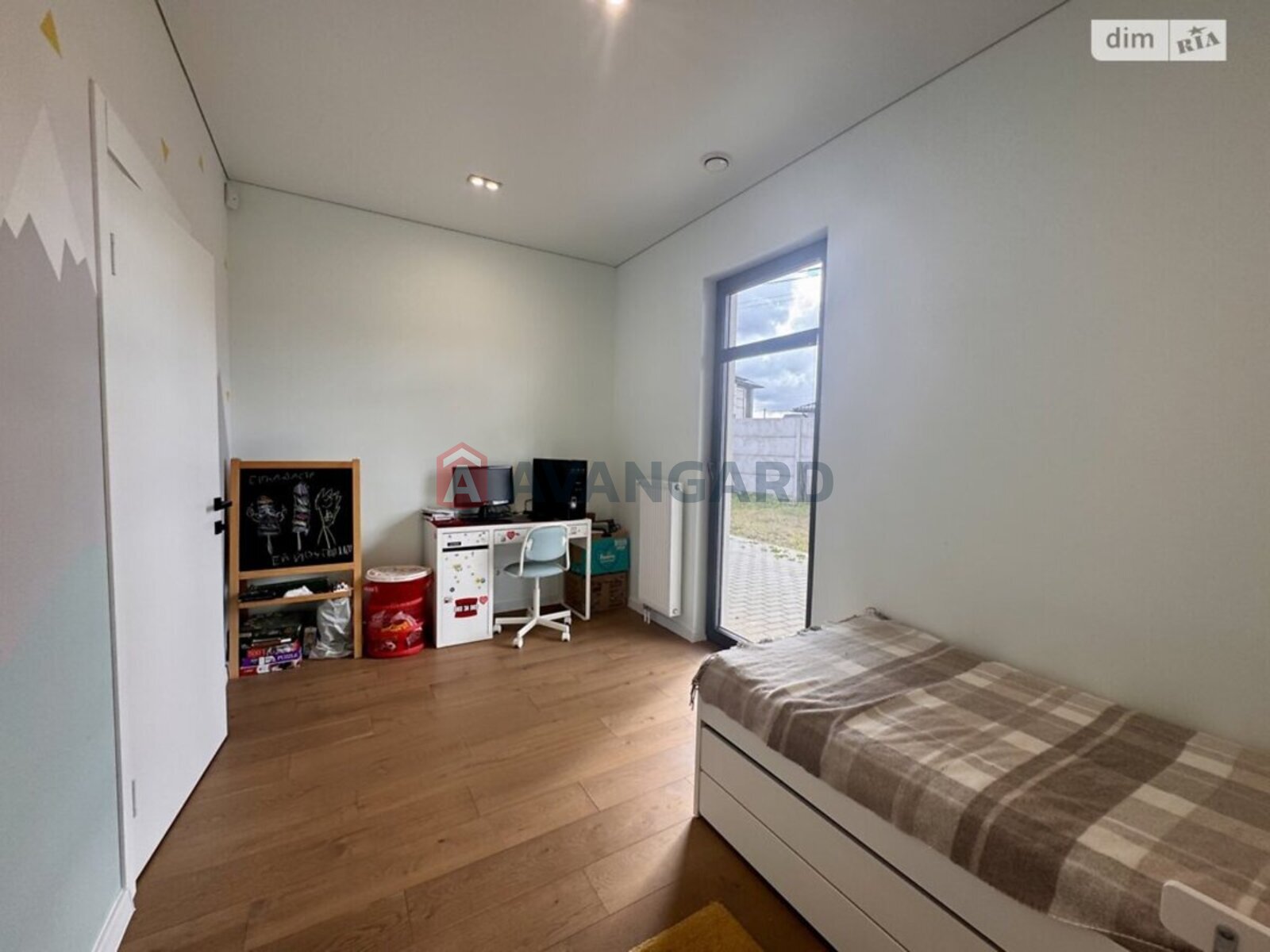 �������, 122 ��.�. ���� 24