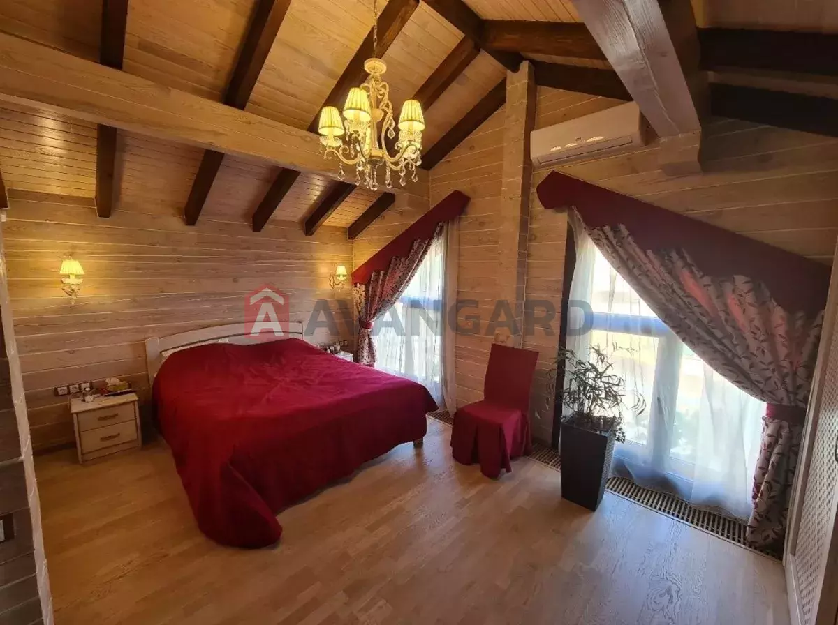 �������, 190 ��.�. ���� 11