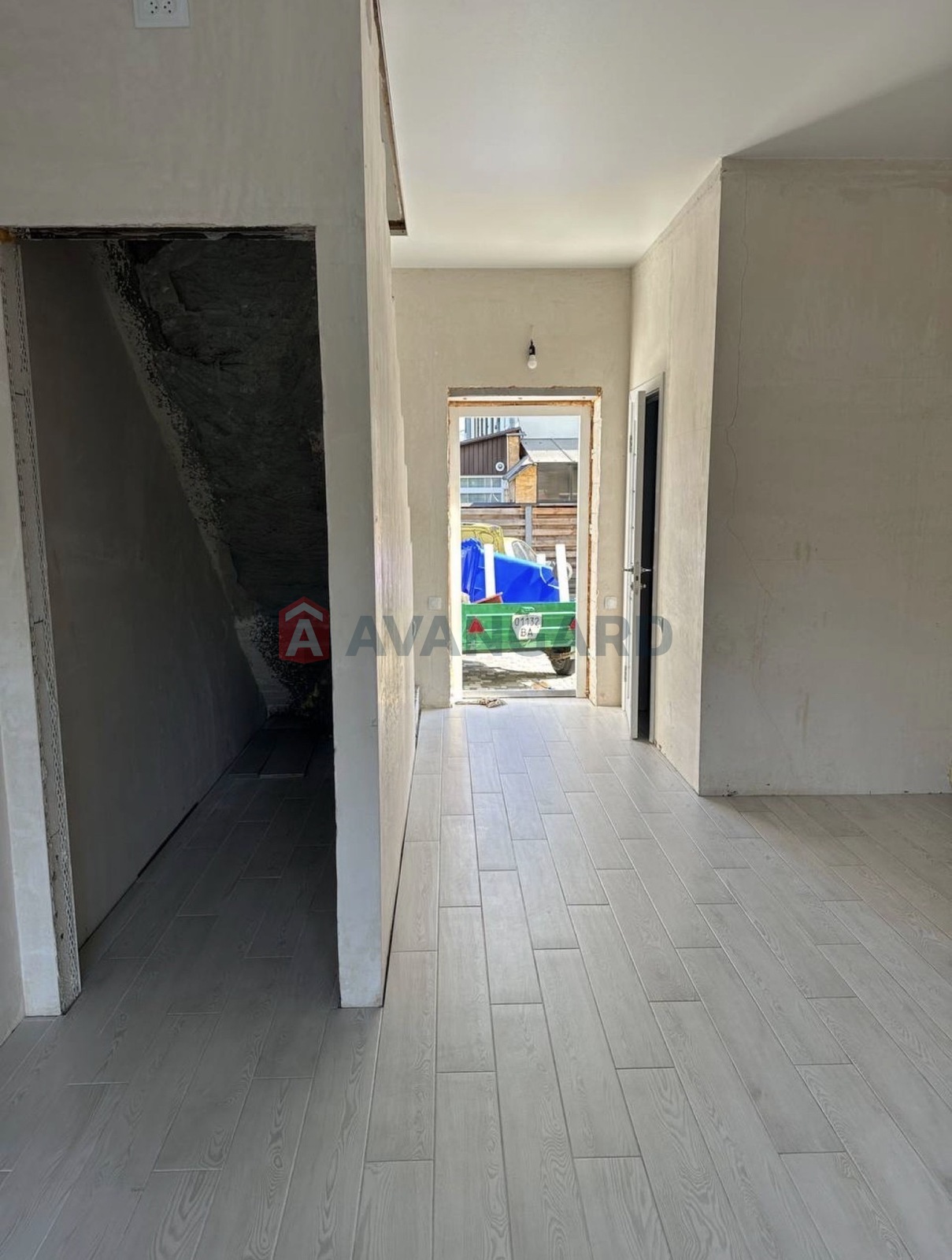 ��������, 100 ��.�. ���� 9