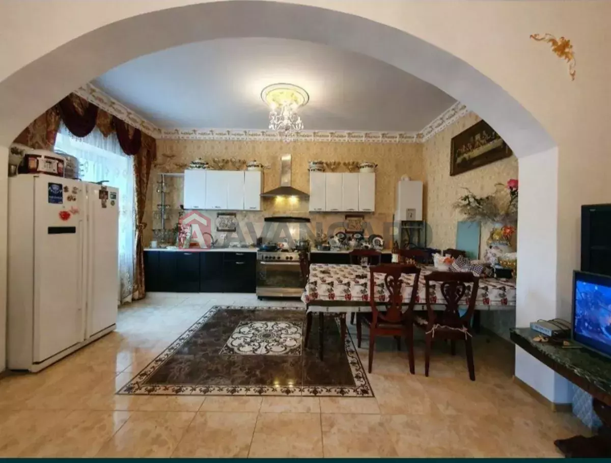 �������, 210 ��.�. ���� 5