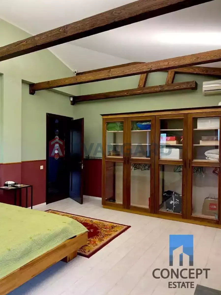 �������, 221 ��.�. ���� 9