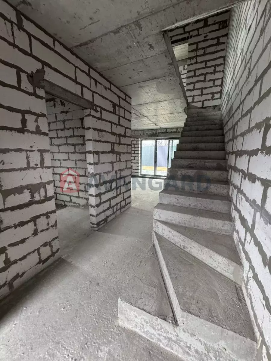 100 ��.�. ���� 9