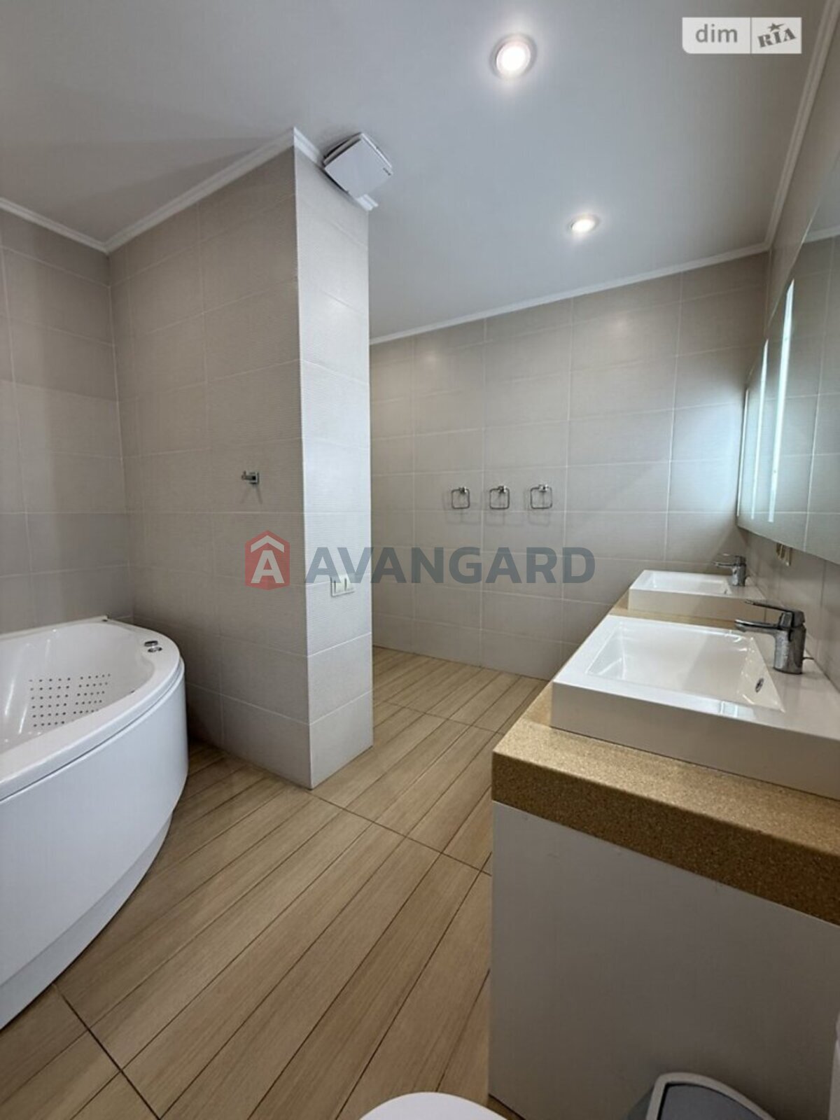 �������, 214 ��.�. ���� 9