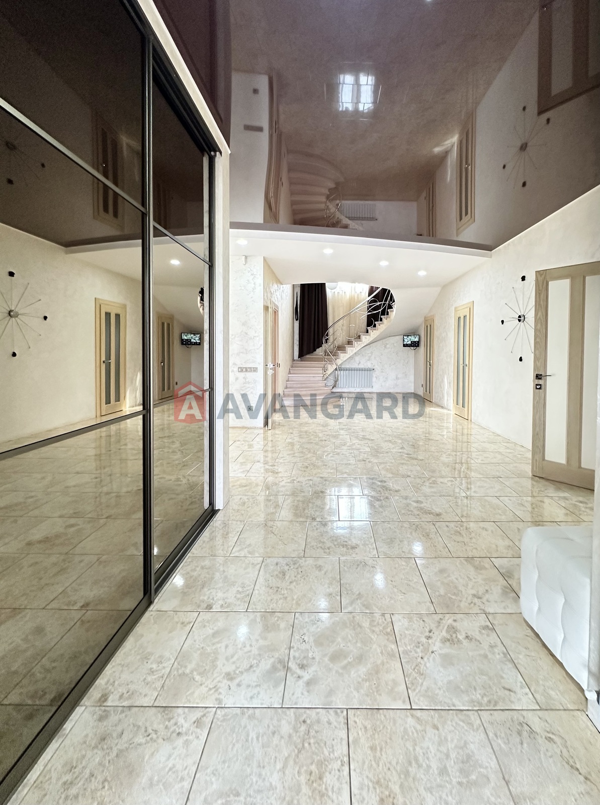 ���, 285 ��.�. ���� 12