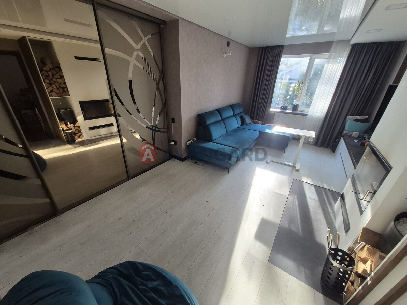 �������, 105 ��.�. ���� 9